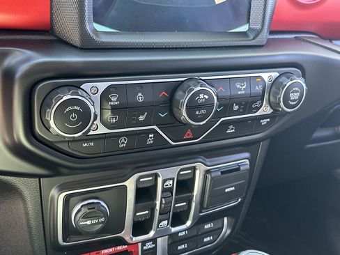 Used 2022 Jeep Gladiator Rubicon w/ LED Lighting Group image 22