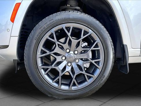 Used 2025 Jeep Grand Cherokee L Summit AWD/4WD image 11