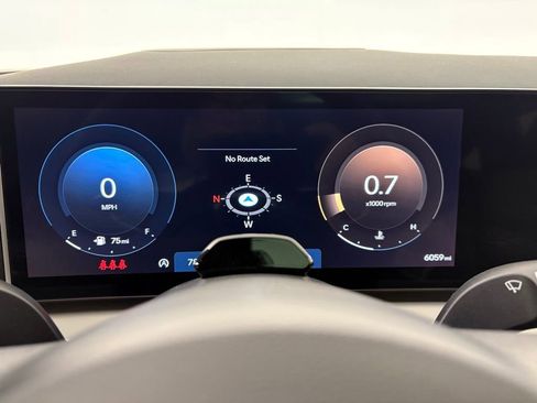 Certified 2025 Hyundai Tucson Limited FWD image 29