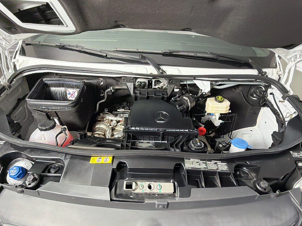 Used 2024 Mercedes-Benz Sprinter 2500 image 28