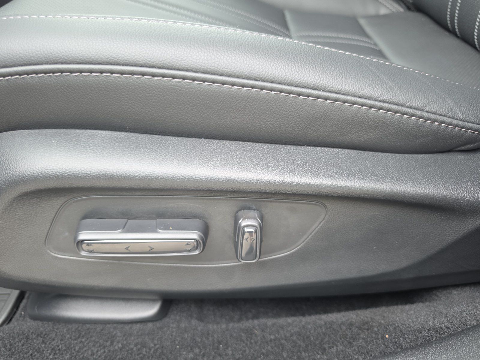 Certified 2026 Honda HR-V EX-L image 10