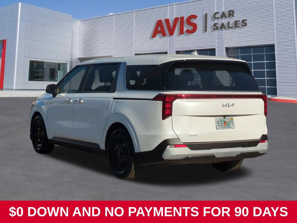 Used 2025 Kia Carnival FWD image 7