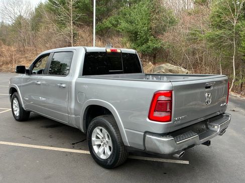 Used 2022 RAM 1500 Laramie AWD/4WD image 3