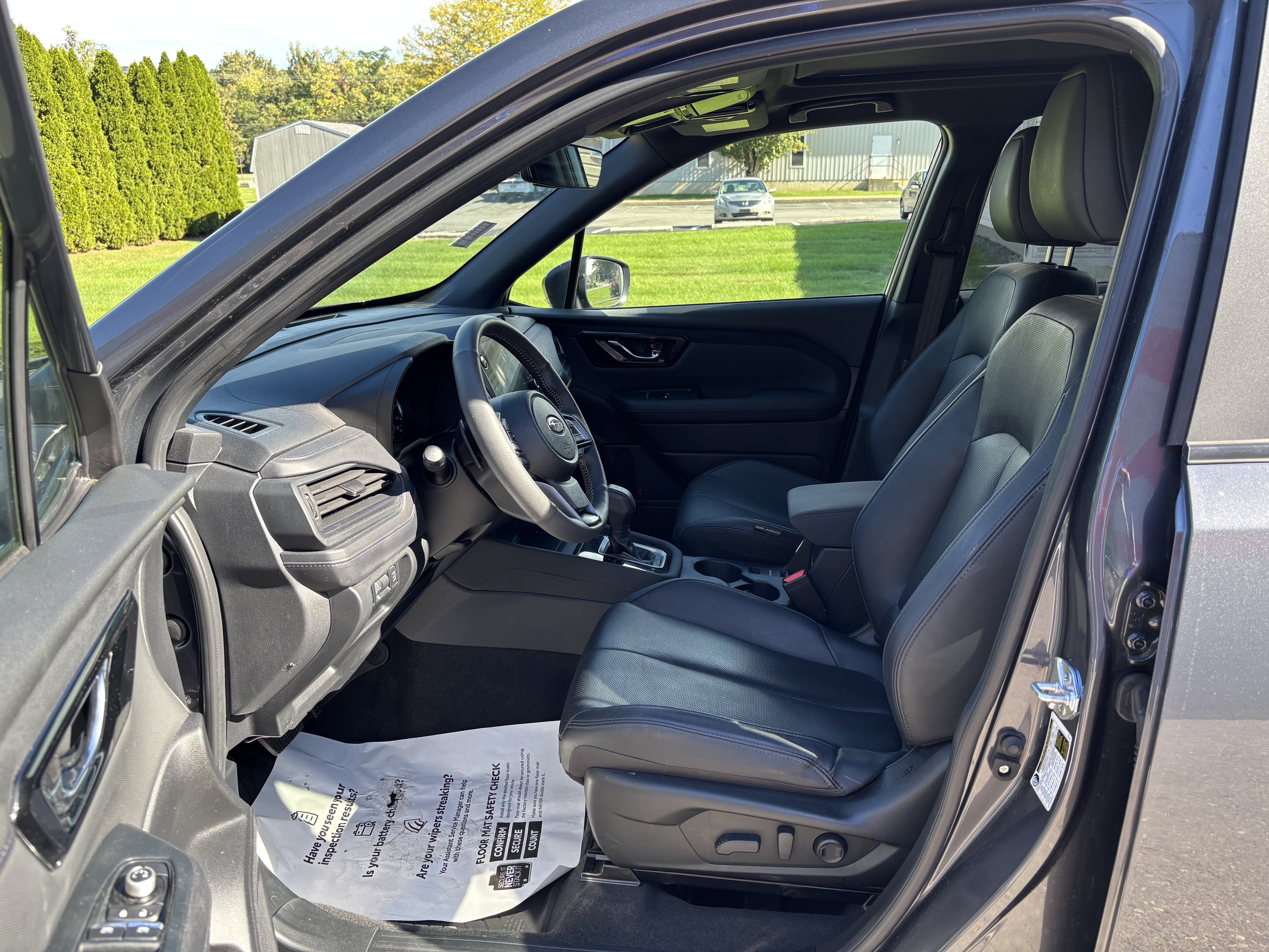 Used 2025 Subaru Forester Limited AWD/4WD image 13