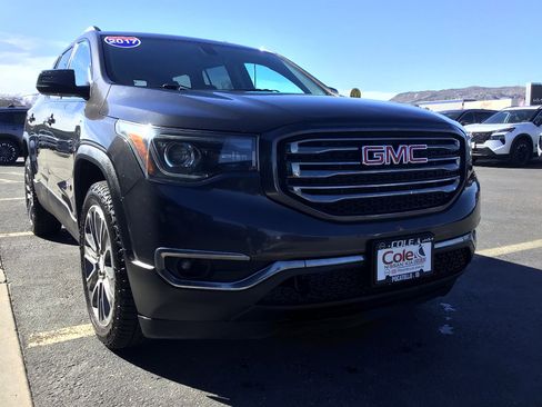Used 2017 GMC Acadia SLT image 1