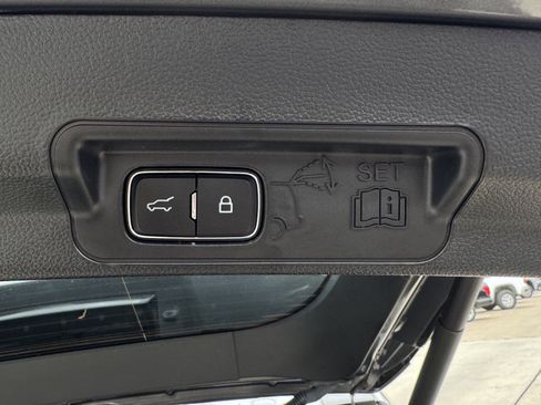 Used 2023 Ford Explorer XLT w/ Equipment Group 202A image 9