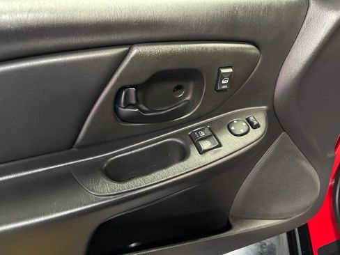 Used 2004 Chevrolet Monte Carlo SS w/ Dale Earnhardt Jr. Package image 30