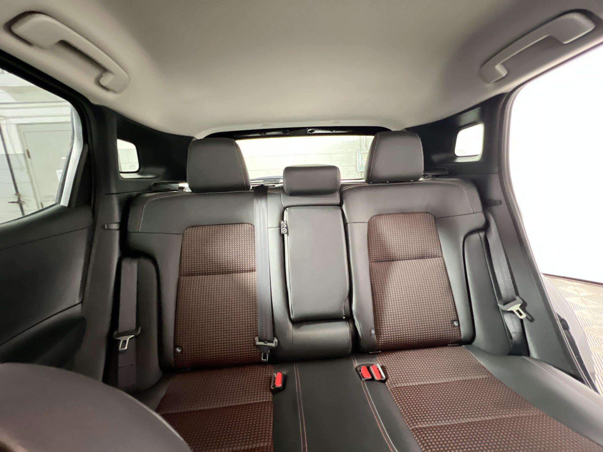Used 2026 Nissan Kicks SR w/ Cold Weather Package FWD image 33