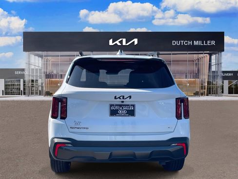 Used 2025 Kia Sorento SX image 6