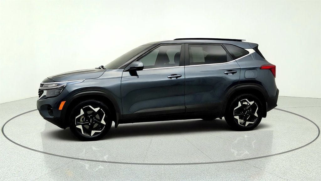 Used 2024 Kia Seltos EX FWD image 8