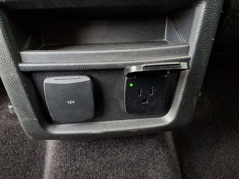 Used 2017 Ford Edge Titanium w/ Equipment Group 302A image 8