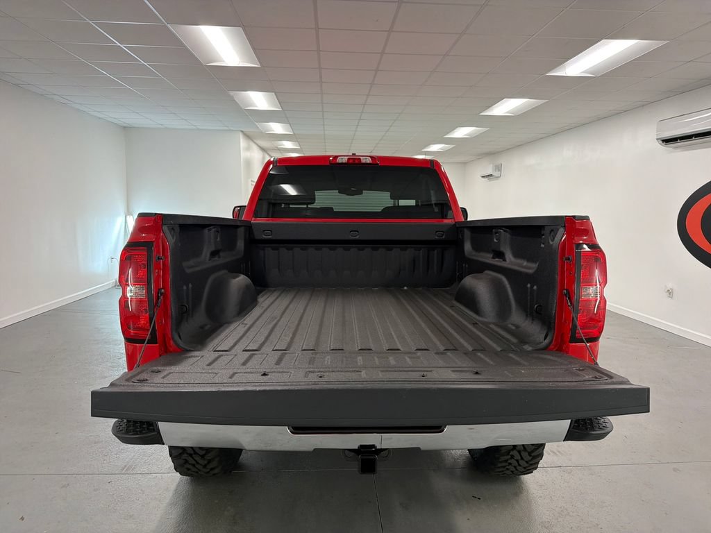 Used 2018 Chevrolet Silverado 1500 LT w/ LT Convenience Package AWD/4WD image 8