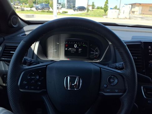 Used 2024 Honda Passport TrailSport image 13
