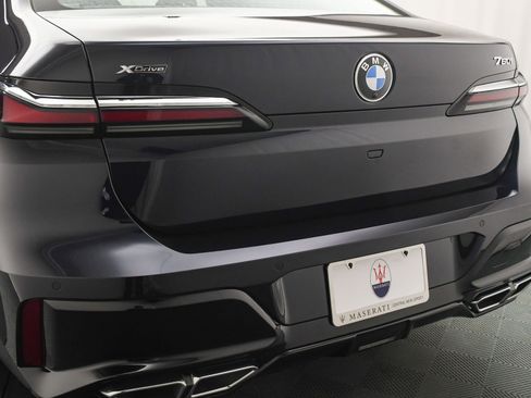 Used 2024 BMW 760i xDrive w/ Premium Package 2 image 22