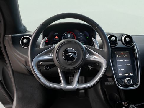 Used 2023 McLaren GT RWD image 40