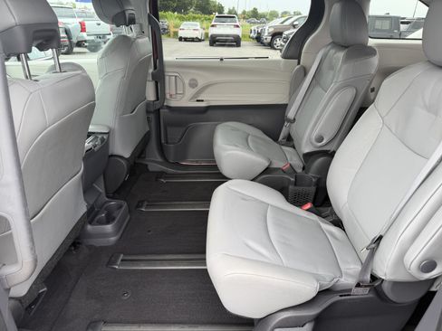 Used 2024 Toyota Sienna XLE w/ XLE Plus Package AWD/4WD image 26
