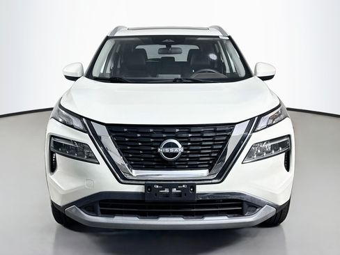 Used 2023 Nissan Rogue SV w/ SV Premium B Package FWD image 2