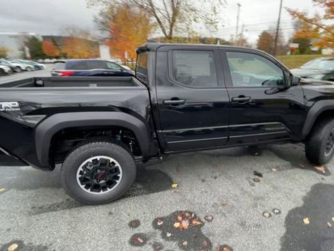 New 2025 Toyota Tacoma TRD Off-Road image 8