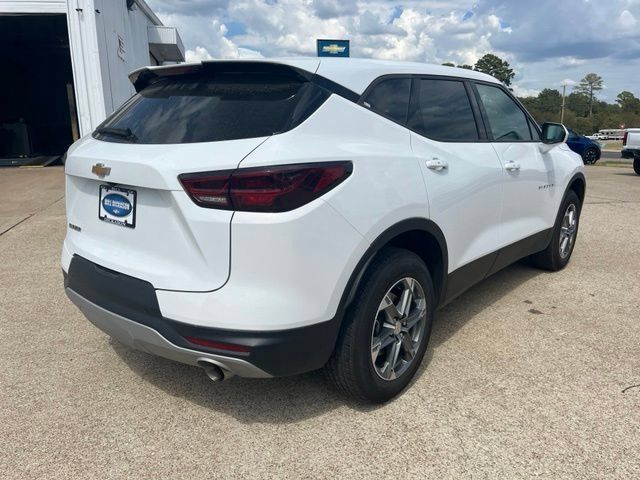 Used 2026 Chevrolet Blazer LT FWD image 4
