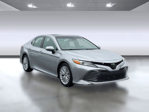 Used 2018 Toyota Camry XLE w/ Audio Package FWD image 7