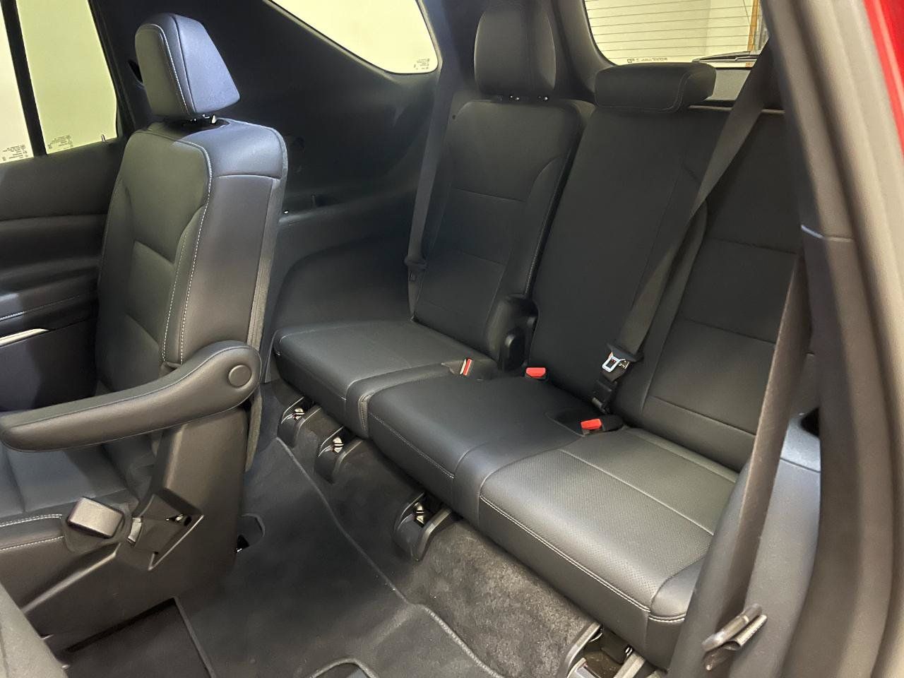 Used 2026 Chevrolet Traverse LT AWD/4WD image 28
