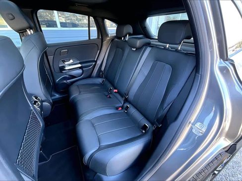 Used 2025 Mercedes-Benz GLA 250 image 21