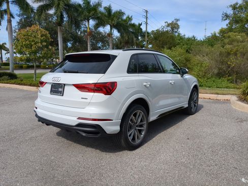 Certified 2025 Audi Q3 2.0T Premium w/ Convenience Package image 4