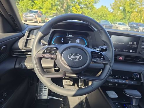 New 2026 Hyundai Elantra SEL Sport FWD image 17