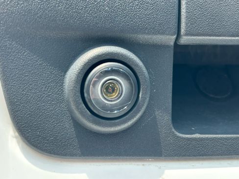 Used 2017 RAM 1500 Express RWD image 7