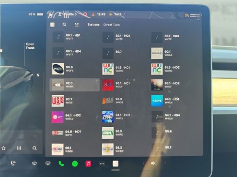 Used 2022 Tesla Model Y Long Range image 14