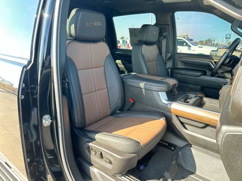 Used 2024 Chevrolet Silverado 3500 High Country w/ High Country Premium Package image 26