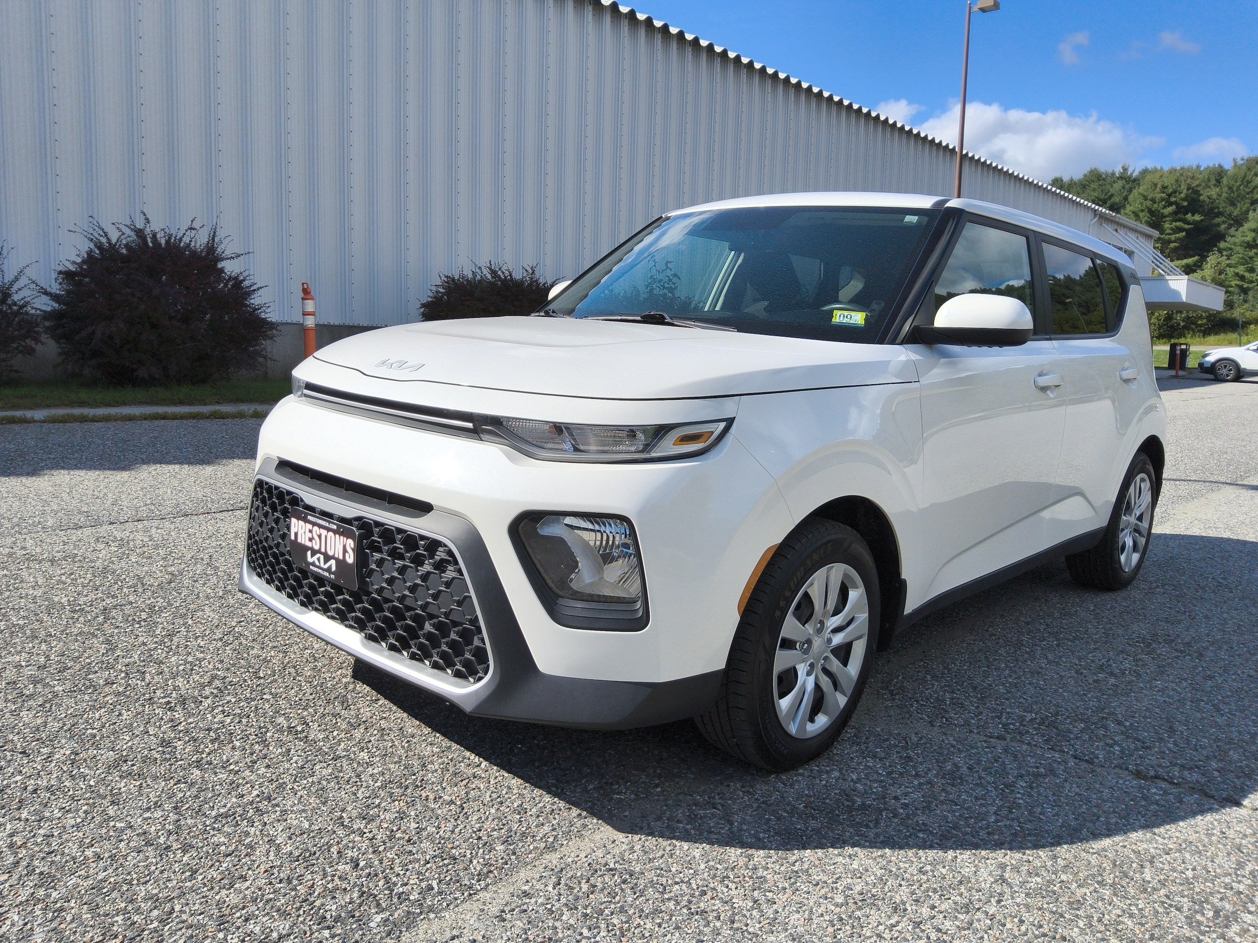 Used 2022 Kia Soul LX FWD image 3