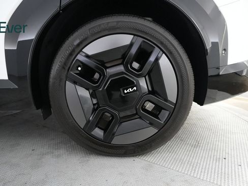 Used 2024 Kia EV9 GT-Line AWD/4WD image 9