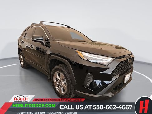 Used 2025 Toyota RAV4 LE AWD/4WD image 1