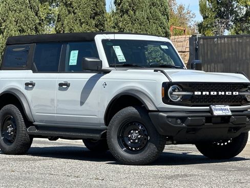 New 2026 Ford Bronco Outer Banks AWD/4WD image 2