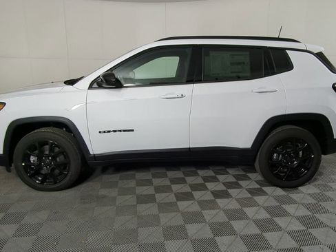 New 2026 Jeep Compass Latitude image 8