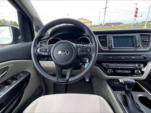 Used 2019 Kia Sedona LX FWD image 8