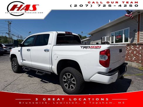 Used 2017 Toyota Tundra Limited w/ Limited Premium Package AWD/4WD image 4