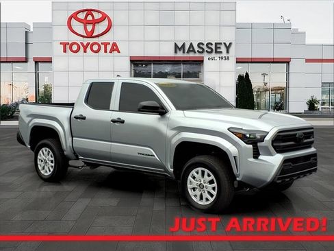 Used 2024 Toyota Tacoma SR image 1