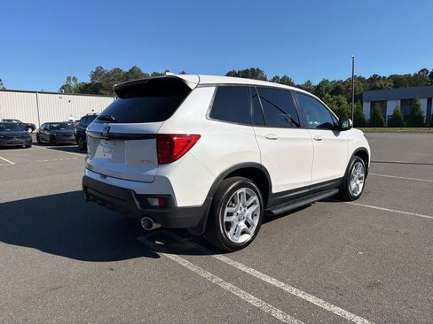 Used 2025 Honda Passport EX-L image 5