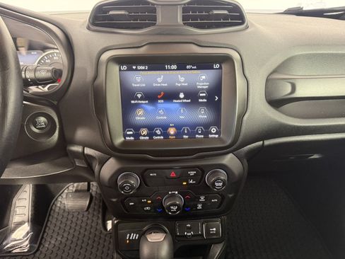 Used 2022 Jeep Renegade Altitude AWD/4WD image 17