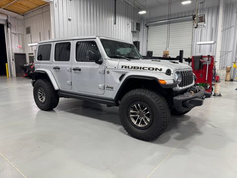Used 2024 Jeep Wrangler Rubicon 392 image 19