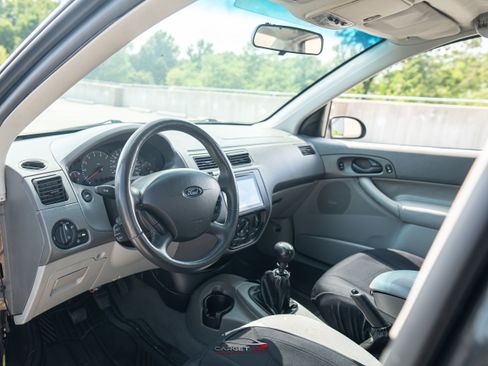 Used 2005 Ford Focus S FWD image 12