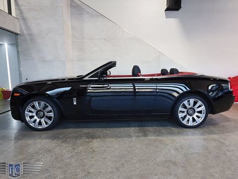 Used 2017 Rolls-Royce Dawn RWD image 42