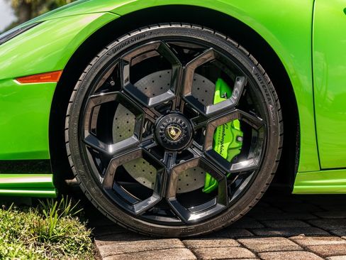 Used 2024 Lamborghini Huracan Tecnica RWD image 15