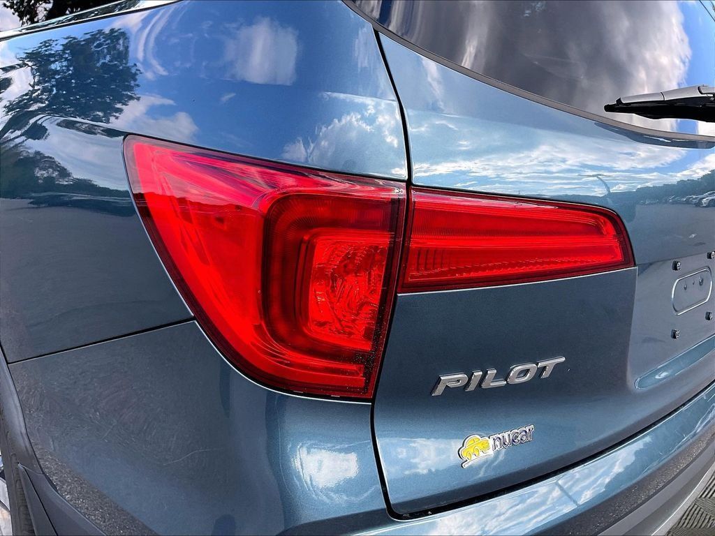 Used 2016 Honda Pilot Elite image 32