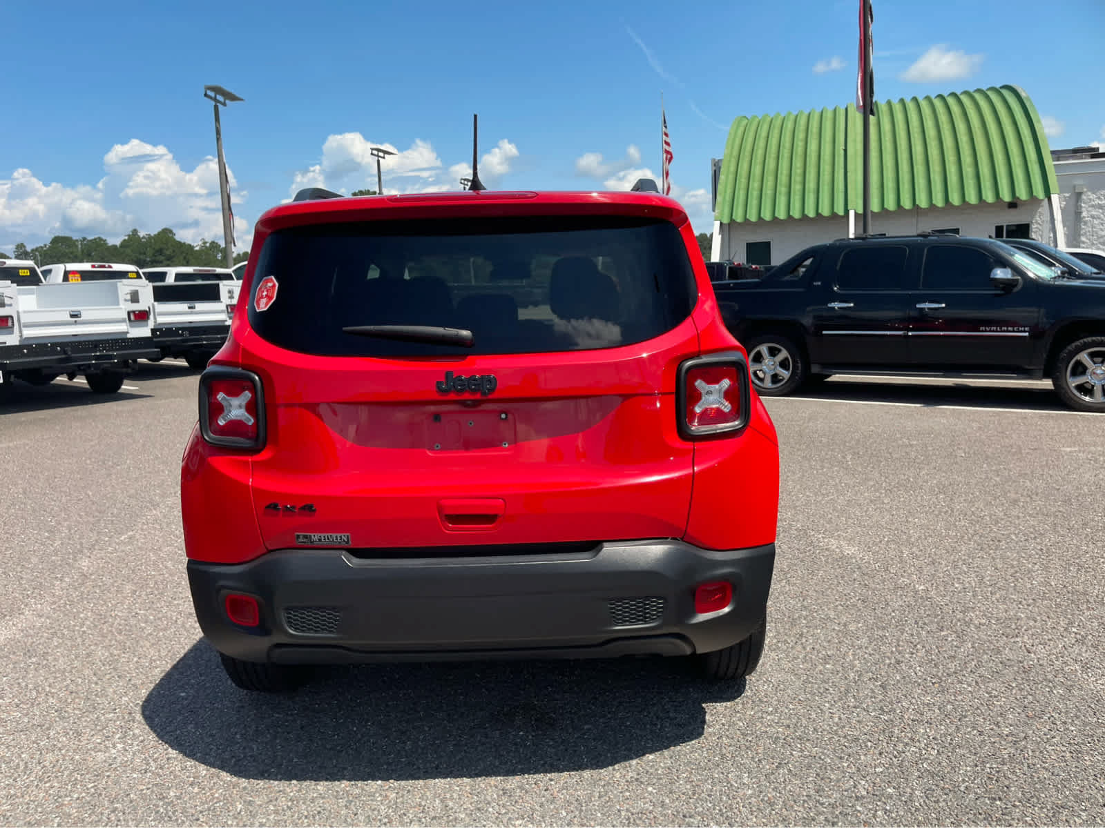 Used 2023 Jeep Renegade Latitude AWD/4WD image 6