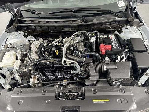Used 2024 Nissan Altima 2.5 SR FWD image 27