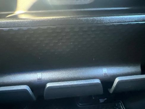 Used 2023 RAM 1500 Laramie AWD/4WD image 29