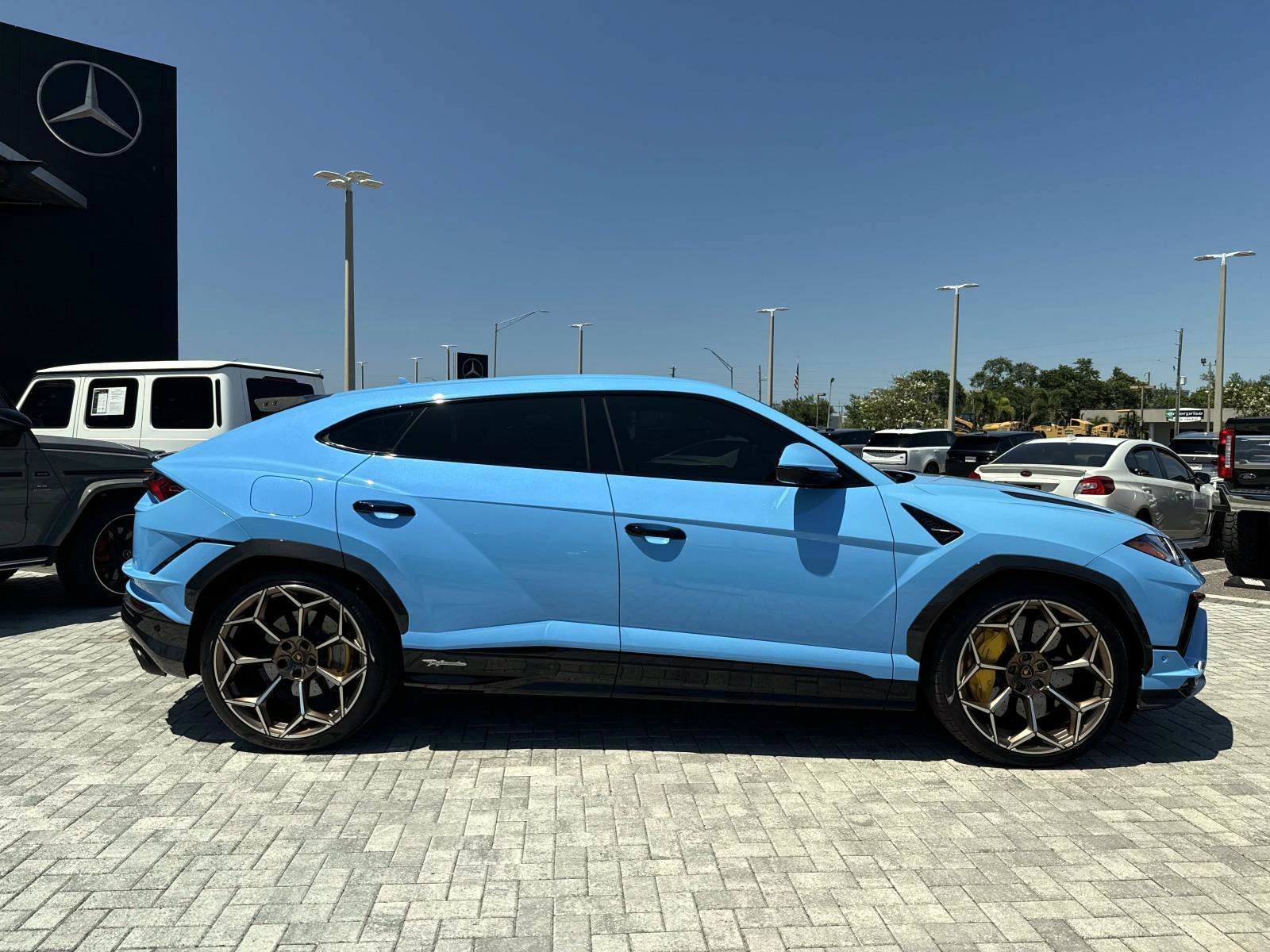 Used 2024 Lamborghini Urus Performante AWD/4WD image 6